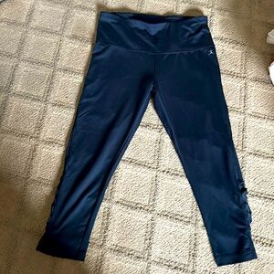 Danskin, Navy Blue Capri Workout leggings